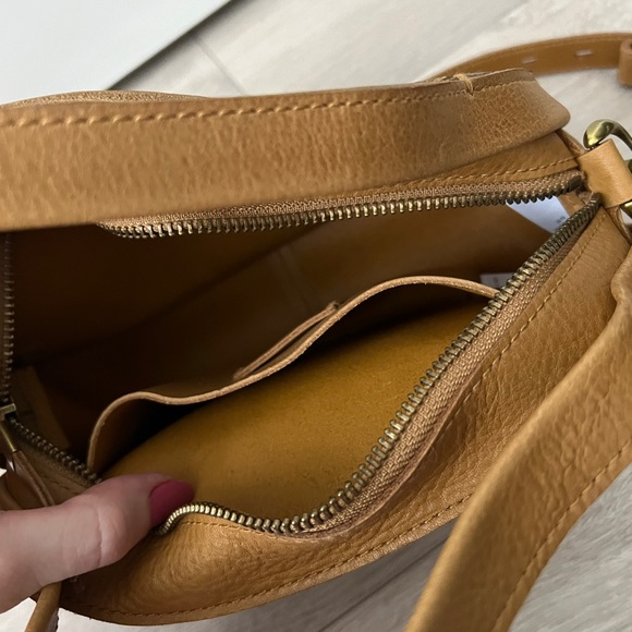 sydney zip top bag madwell antique gold - Picture 6 of 6